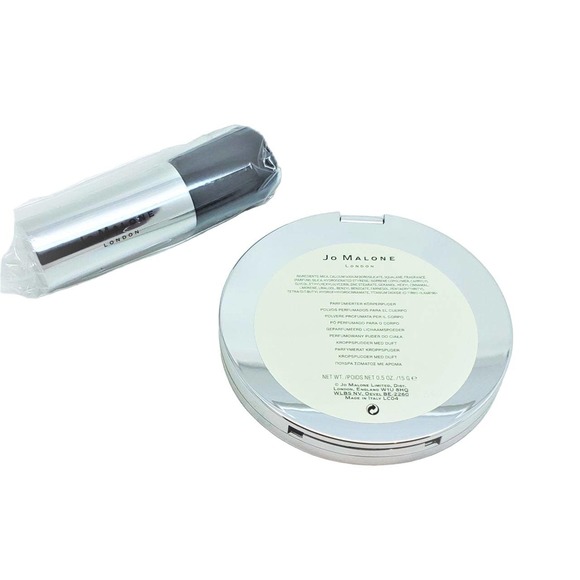 Jo Malone English Pear & Freesia Scented Body Powder + Brush & Bag - Picture 3 of 4